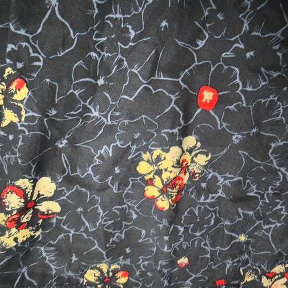 Tommy Bahama Navy Floral Button-Down Shirt – Cotton/Silk Blend – Size XL - Picture 12 of 14